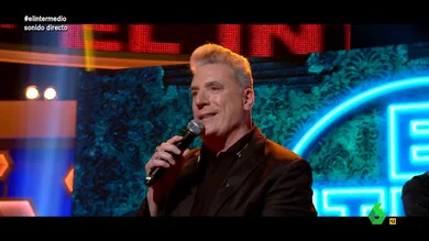 Loquillo interpreta El Rompeolas en El Intermedio Loquillo interpreta El Rompeolas en El Intermedio