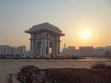 Arco del Triunfo de Pionyang: su sorprendente historia y su inesperada vinculación con el Arco del Triunfo de París Arco del Triunfo de Pionyang: su sorprendente historia y su inesperada vinculación con el Arco del Triunfo de París