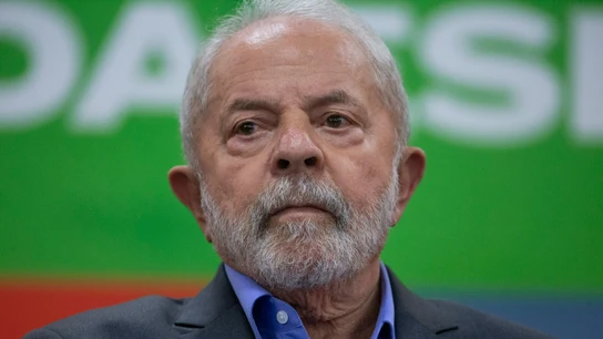 De presidiario a presidente de Brasil: Lula da Silva permanece favorito en las encuestas de este domingo De presidiario a presidente de Brasil: Lula da Silva permanece favorito en las encuestas de este domingo