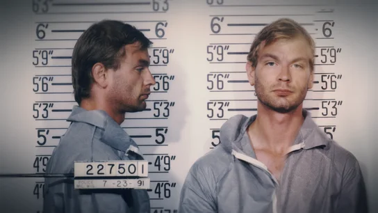 Fotografía de la ficha policial de Jeffrey Dahmer, el asesino en serie de Milwaukee. Fotografía de la ficha policial de Jeffrey Dahmer, el asesino en serie de Milwaukee.