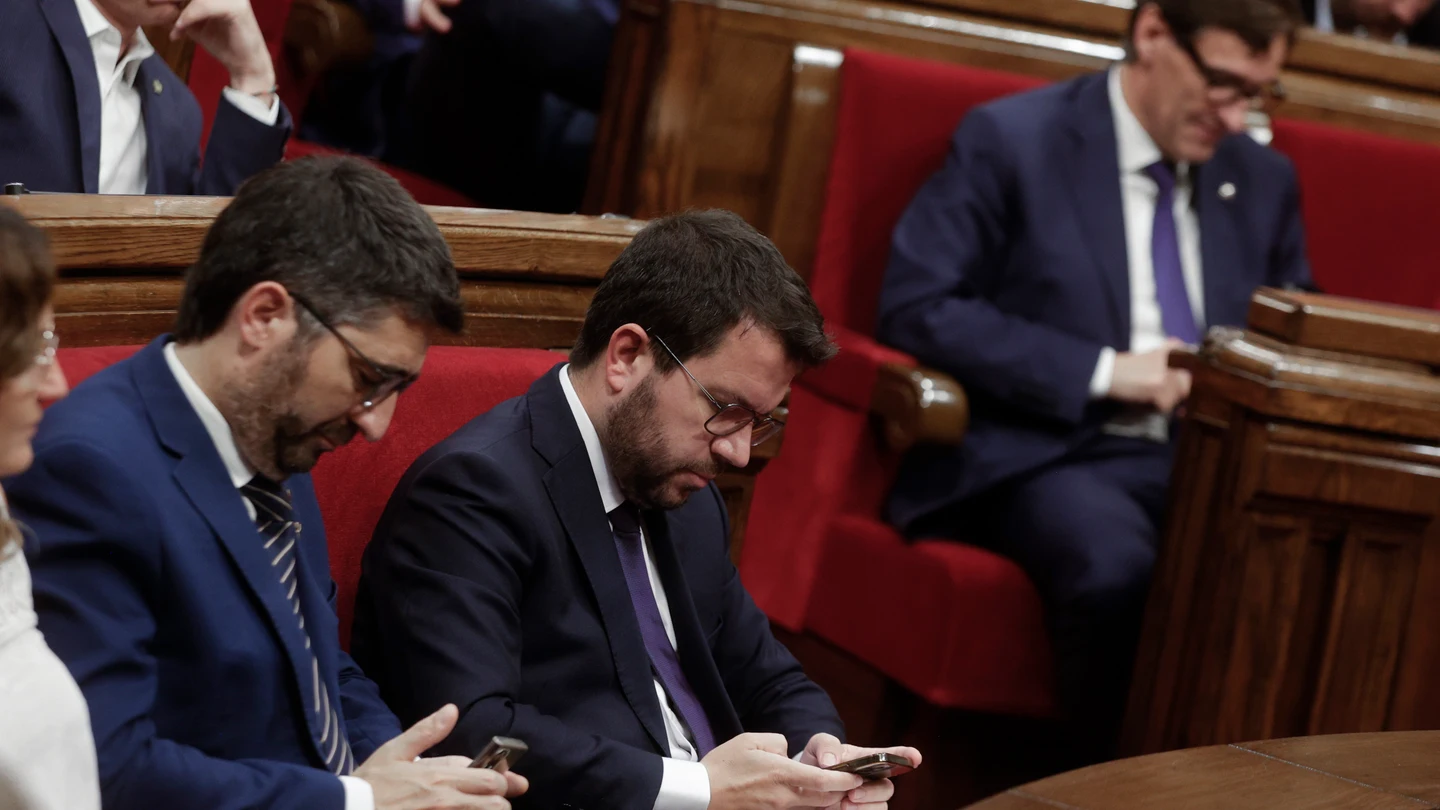 El Govern pende de un hilo tras la destitución del vicepresidente de Junts El Govern pende de un hilo tras la destitución del vicepresidente de Junts