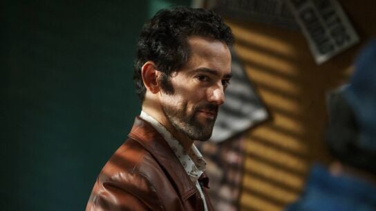 Luis Gerardo Méndez es el detective Belascoarán