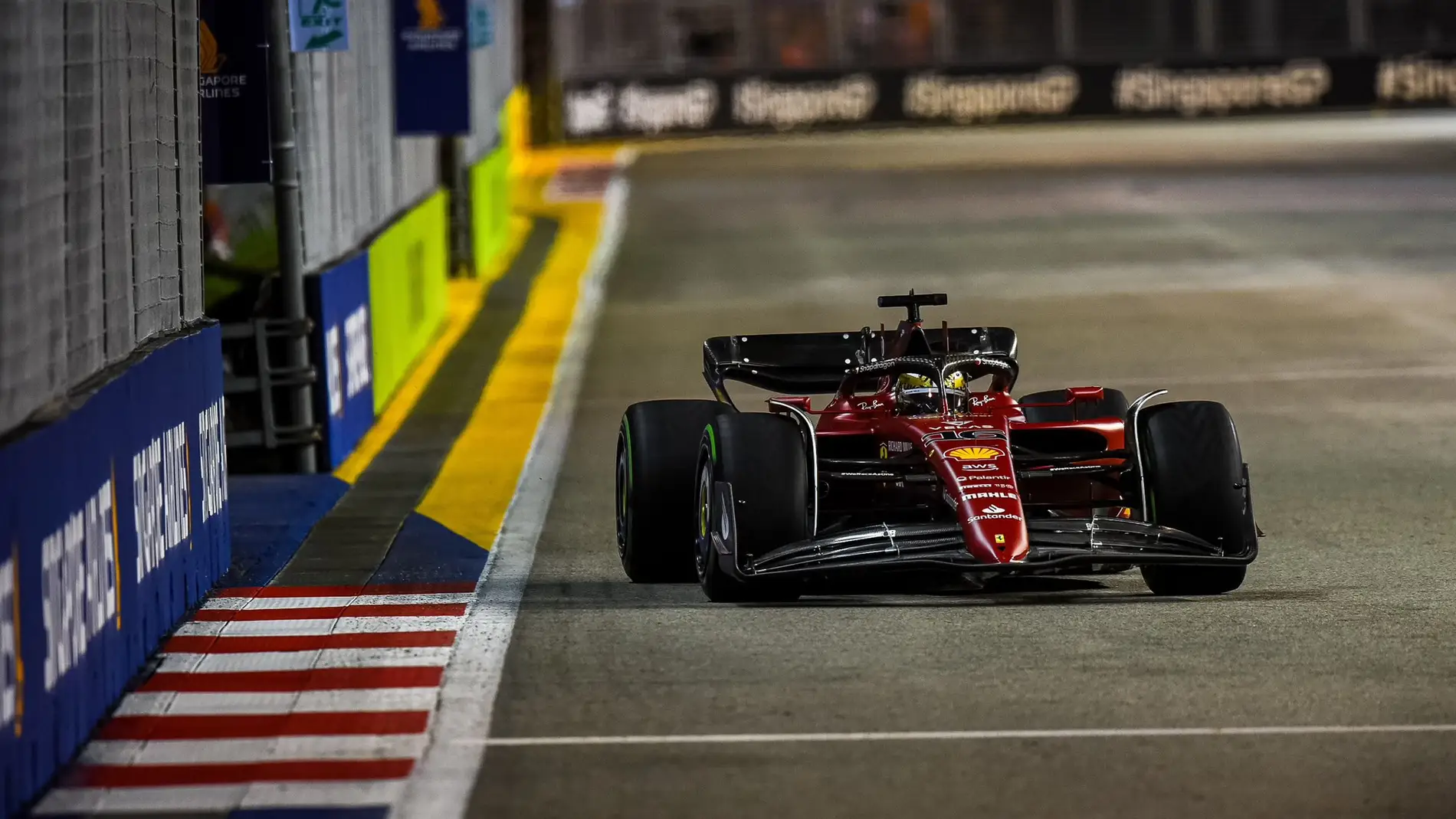 Charles Leclerc se lleva la &#39;pole&#39; en Singapur