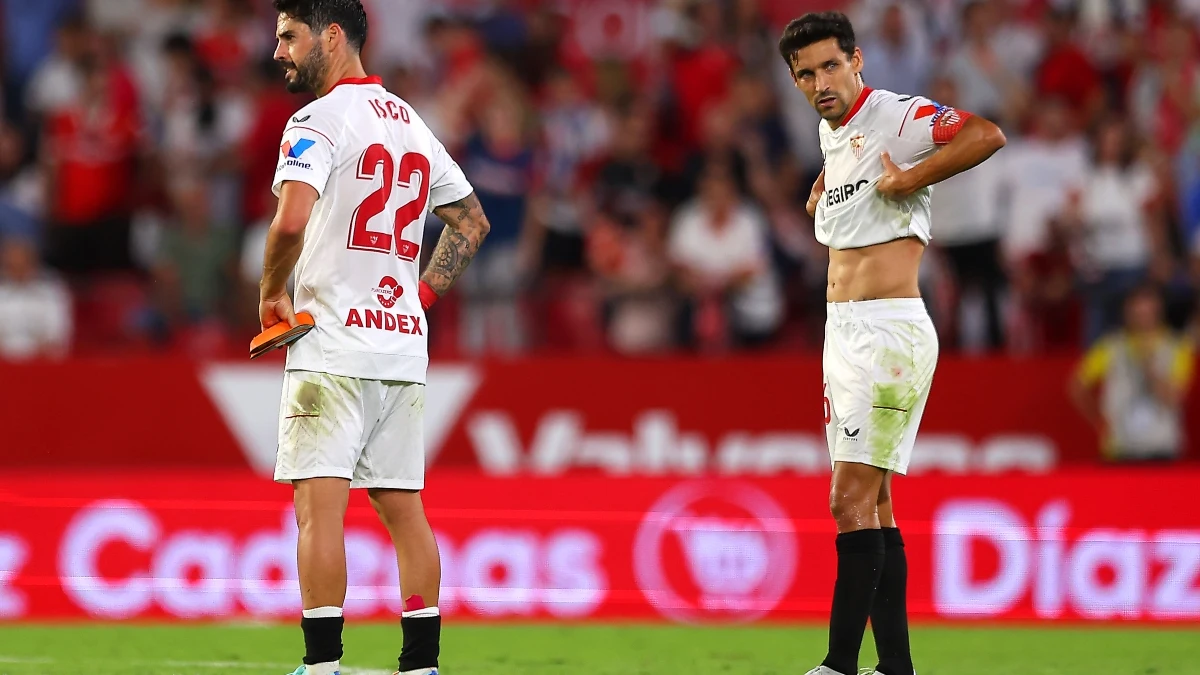 Isco y Jesús Navas tras caer ante el Atlético