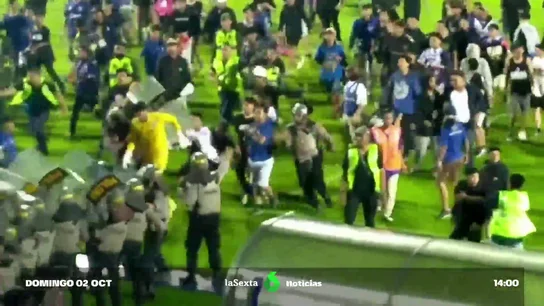 Tragedia en Indonesia: mueren al menos 174 personas durante unos disturbios tras un partido de fútbol Tragedia en Indonesia: mueren al menos 174 personas durante unos disturbios tras un partido de fútbol