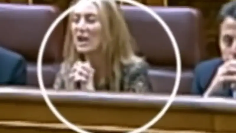Andrea Fabra grita "que se jodan" desde su butaca del Congreso de los Diputados