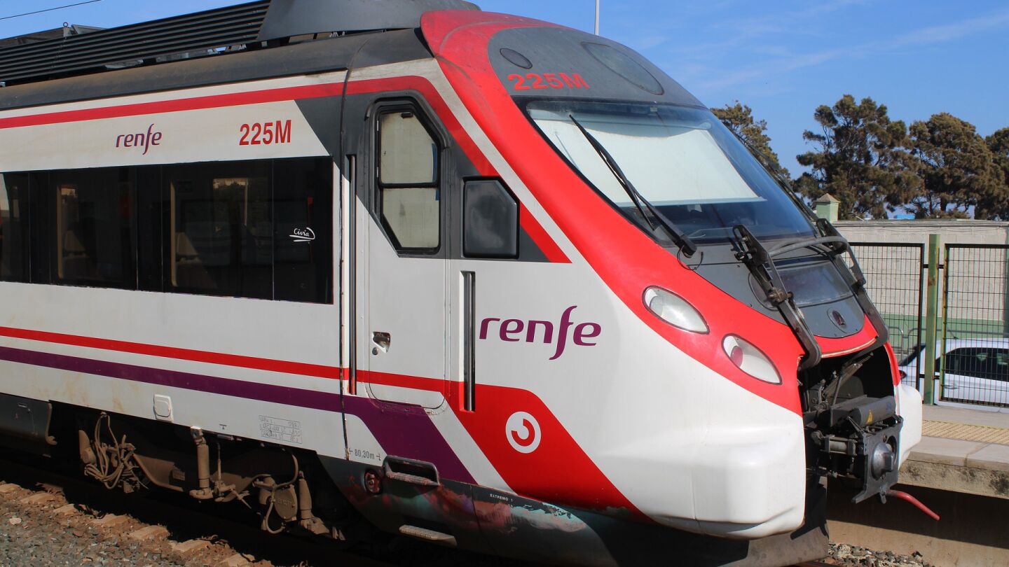 Tren de Cercan&iacute;as RENFE