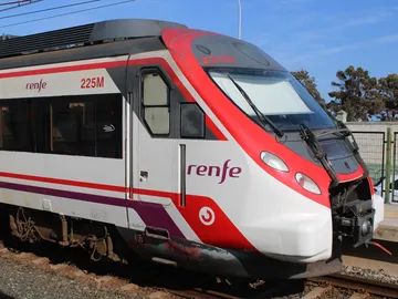 Tren de Cercanías RENFE Tren de Cercanías RENFE