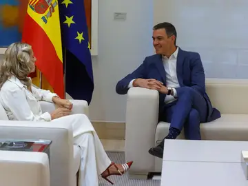 El presidente del Gobierno, Pedro Sánchez, se reúne con la vicepresidenta segunda, Yolanda Díaz.