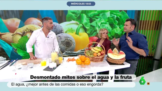 Ni el plátano engorda ni beber en ayunas adelgaza: el nutricionista Pablo Ojeda desmonta mitos sobre el agua y la fruta Ni el plátano engorda ni beber en ayunas adelgaza: el nutricionista Pablo Ojeda desmonta mitos sobre el agua y la fruta