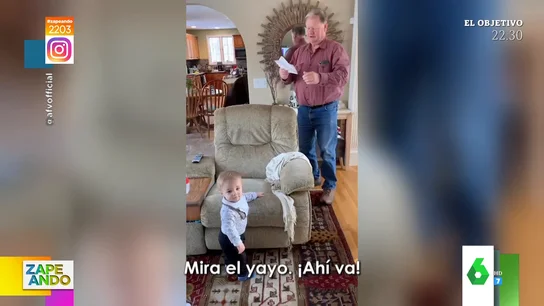 Un abuelo se vuelve viral al tirar un avión de papel Un abuelo se vuelve viral al tirar un avión de papel