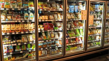 neveras con productos ultraprocesados