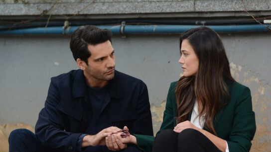 Kaan Urgancıoğlu y Pinar Deniz encabezan el reparto de 'Secretos de familia'