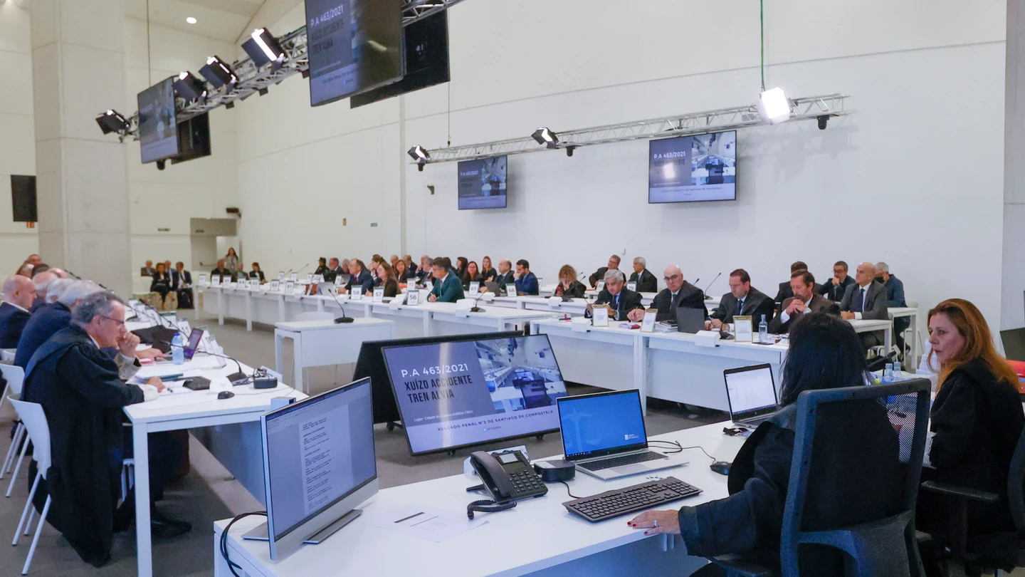 Vista de la sala en la que se celebra el juicio por el accidente del Alvia Vista de la sala en la que se celebra el juicio por el accidente del Alvia