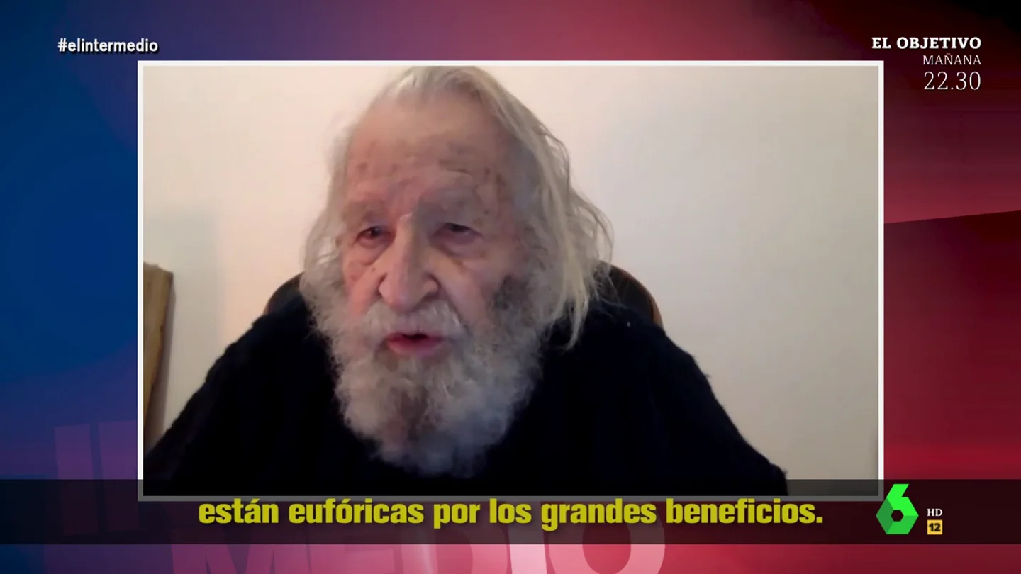 "Las energéticas están eufóricas": Noam Chomsky destaca "una de las consecuencias más aterradoras" de la guerra en Ucrania "Las energéticas están eufóricas": Noam Chomsky destaca "una de las consecuencias más aterradoras" de la guerra en Ucrania