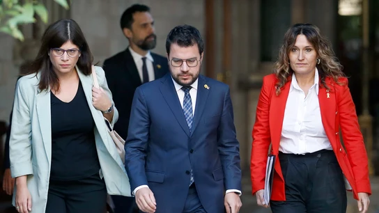 El presidente de la Generalitat, Pere Aragonés, acompañado por la consellera de la Presidencia, Laura Vilagrà (d). El presidente de la Generalitat, Pere Aragonés, acompañado por la consellera de la Presidencia, Laura Vilagrà (d).
