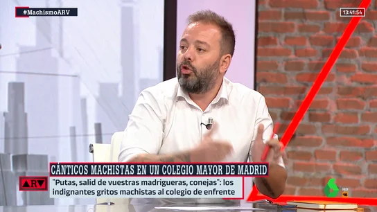 Un alumno del colegio mayor Elías Ahuja proyectó un vídeo sexual con otra joven en la fachada del Santa Mónica en 2008 Un alumno del colegio mayor Elías Ahuja proyectó un vídeo sexual con otra joven en la fachada del Santa Mónica en 2008