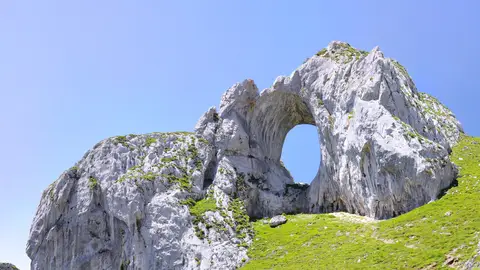 Ojo de Buey de Peña Mea, Asturias Ojo de Buey de Peña Mea, Asturias