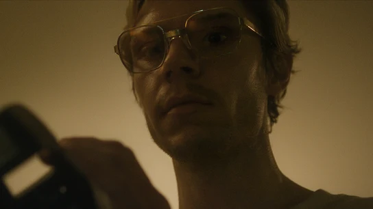 Evan Peters como Jeffrey Dahmer en una escena de 'Dahmer'. Evan Peters como Jeffrey Dahmer en una escena de 'Dahmer'.