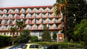 Vista de una de las fachada del Colegio Mayor Santa Mónica de Madrid