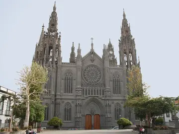 Catedral de Arucas: su verdadero nombre y el motivo por el que la llaman Catedral… sin serlo Catedral de Arucas: su verdadero nombre y el motivo por el que la llaman Catedral… sin serlo