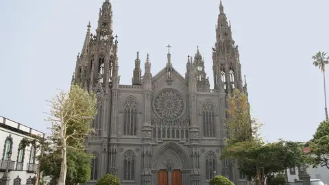 Catedral de Arucas: su verdadero nombre y el motivo por el que la llaman Catedral… sin serlo Catedral de Arucas: su verdadero nombre y el motivo por el que la llaman Catedral… sin serlo