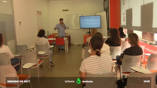 Aumenta el número de mayores de 50 años que estudia unas oposiciones para mejorar su estabilidad laboral Aumenta el número de mayores de 50 años que estudia unas oposiciones para mejorar su estabilidad laboral