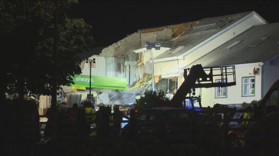 Mueren al menos siete personas en la explosi&oacute;n de una estaci&oacute;n de servicio en Irlanda