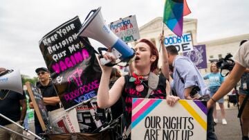 El aborto vuelve a ser legal en Arizona: Justicia bloquea la ley que prohíbe casi todos los abortos