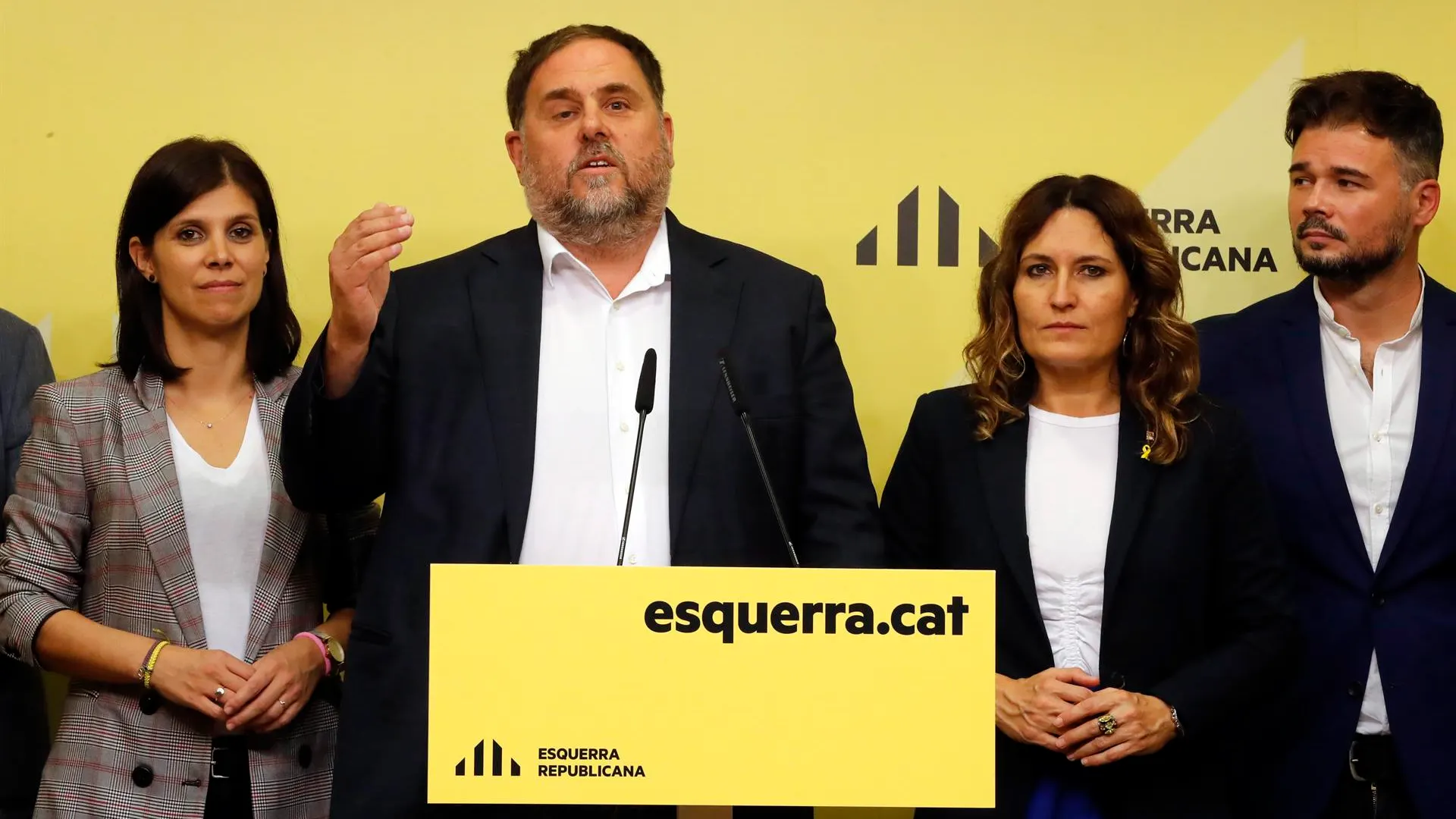 El presidente de ERC, Oriol Junqueras, junto a la secretaria general del partido, Marta Vilalta, la consejera de Presidencia, Laugra Vilagrà, y el diputado Gabriel Rufián.