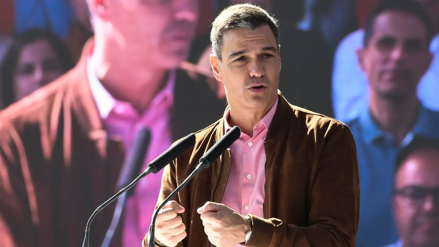 Pedro Sánchez denuncia el "negacionismo" del PP que "hace volar todos los acuerdos": "Dice 'no' a la revalorización de las pensiones" Pedro Sánchez denuncia el "negacionismo" del PP que "hace volar todos los acuerdos": "Dice 'no' a la revalorización de las pensiones"
