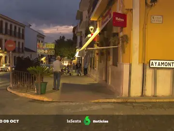 Un conductor atropella a los clientes de dos dos terrazas en Gibraleón (Huelva) y deja un fallecido