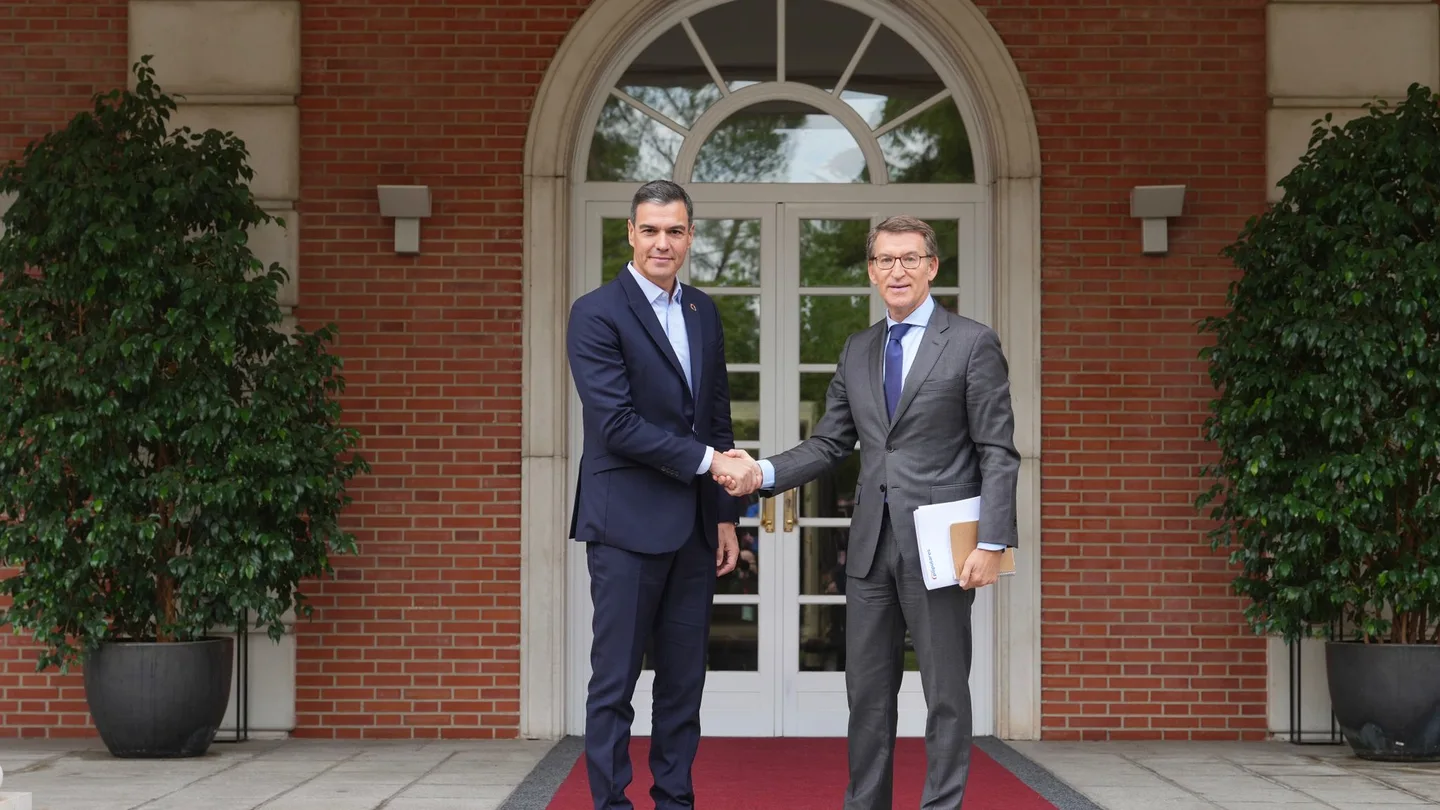 Pedro Sánchez y Feijóo se reúnen en Moncloa Pedro Sánchez y Feijóo se reúnen en Moncloa