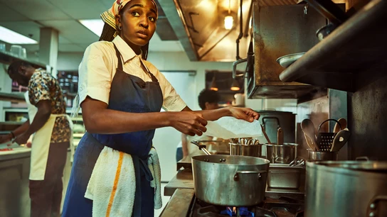 Drogas, suicidios, ansiedad y un puñado de sueños tras la cocina de la brutal 'The bear', de Disney + Drogas, suicidios, ansiedad y un puñado de sueños tras la cocina de la brutal 'The bear', de Disney +