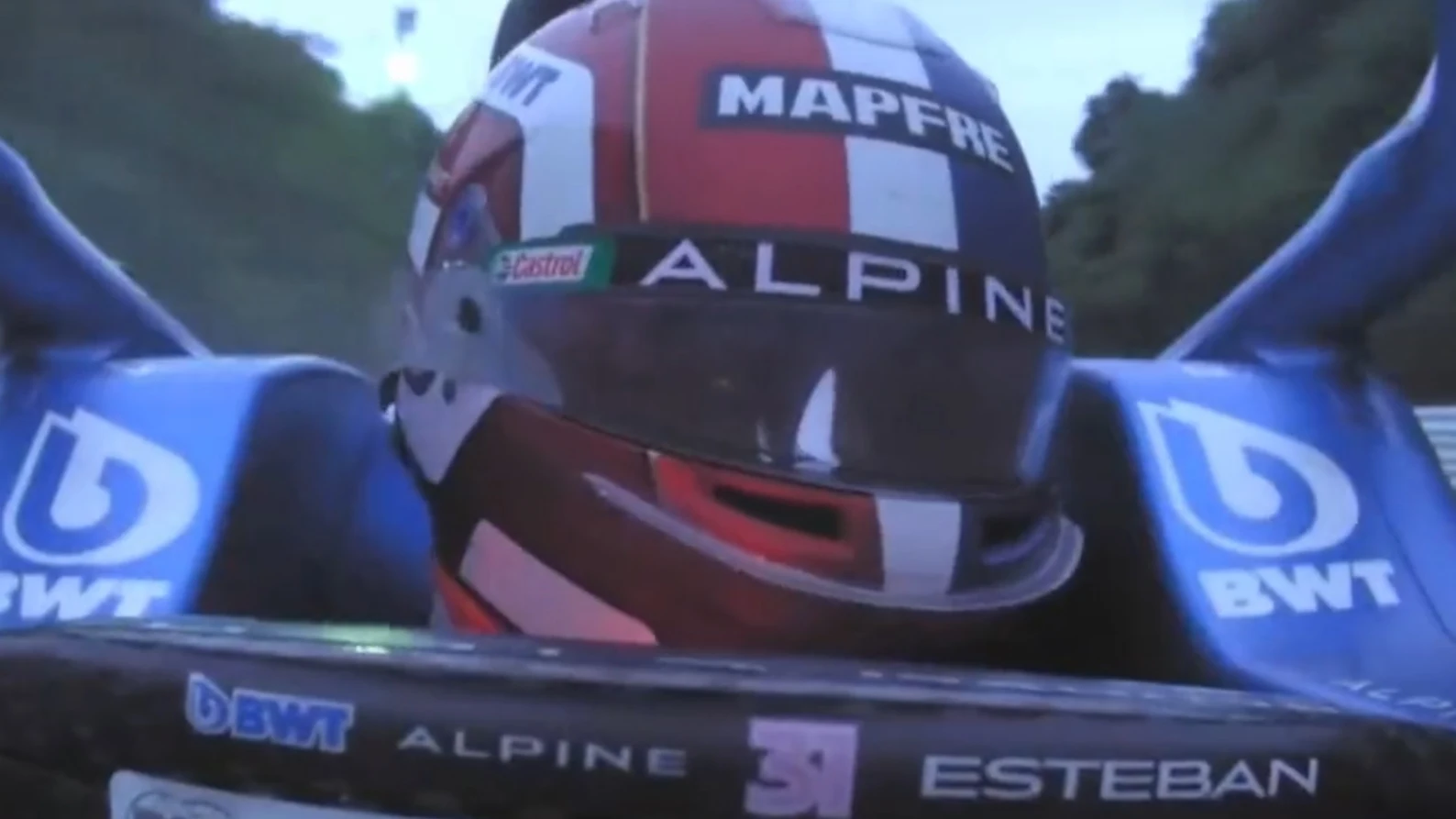 ¡Alpine no avisó a Alonso de que la carrera había terminado y Ocon se 'picó' con Fernando!