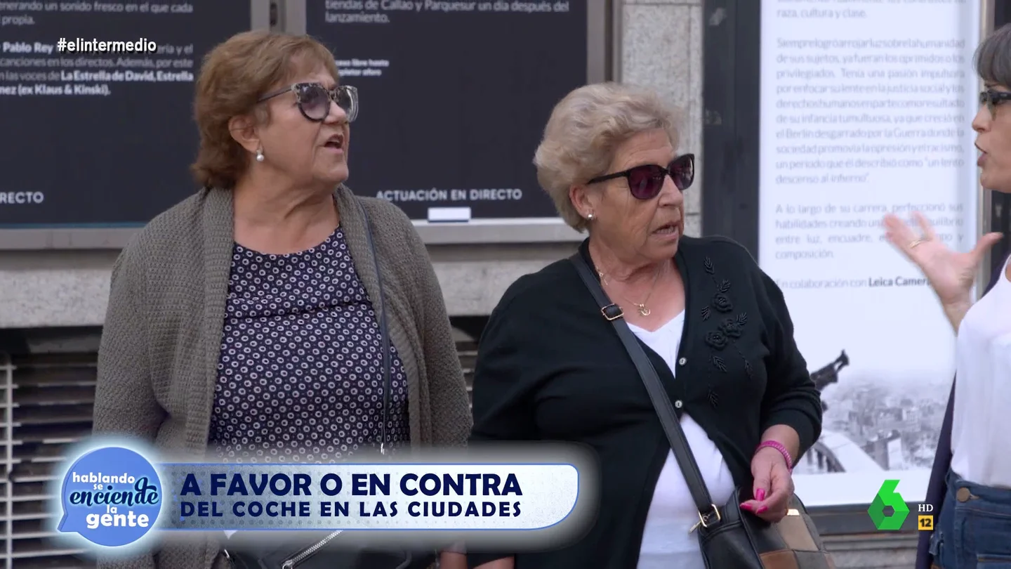 "Los atascos son patrimonio nacional": Thais Villas reúne a gente en pleno centro de Madrid para debatir sobre el coche en las ciudades "Los atascos son patrimonio nacional": Thais Villas reúne a gente en pleno centro de Madrid para debatir sobre el coche en las ciudades