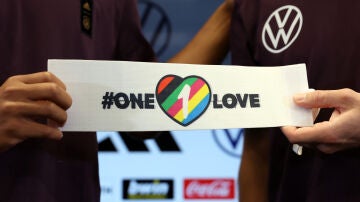 El brazalete 'ONE LOVE'