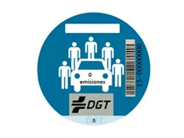 Existe otra etiqueta de la DGT que tal vez no conocías y que te interesa Existe otra etiqueta de la DGT que tal vez no conocías y que te interesa