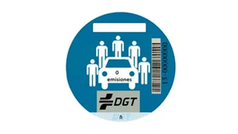 Existe otra etiqueta de la DGT que tal vez no conocías y que te interesa Existe otra etiqueta de la DGT que tal vez no conocías y que te interesa