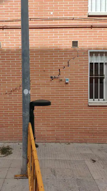 Imagen de una de las viviendas desalojadas en la calle Pablo de Olavide de San Fernando de Henares Imagen de una de las viviendas desalojadas en la calle Pablo de Olavide de San Fernando de Henares