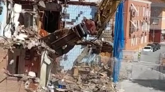 Eva Medina graba cómo derrumban su casa Eva Medina graba cómo derrumban su casa