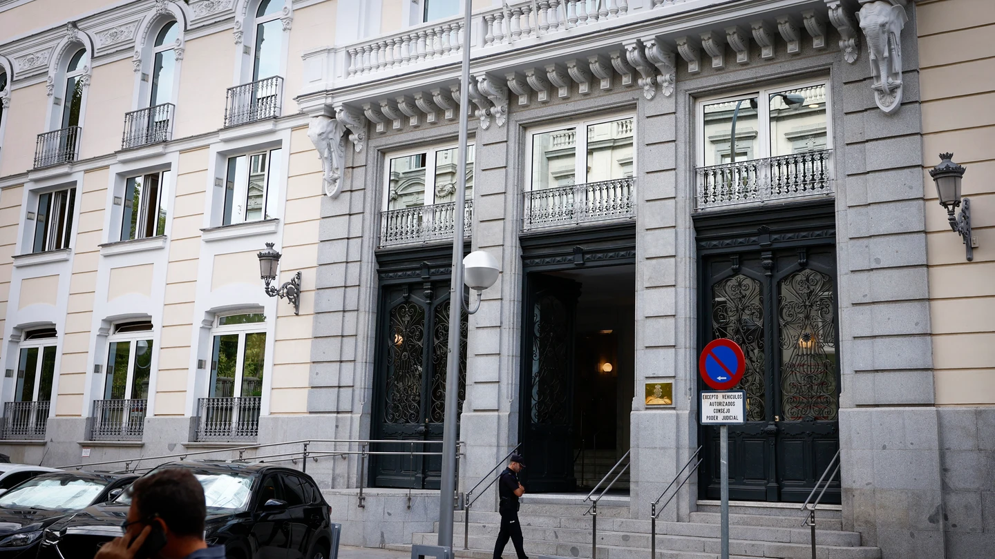 Fachada exterior del CGPJ El CGPJ se enfrenta a un pleno crucial por el choque en la sustitución de Carlos Lesmes
