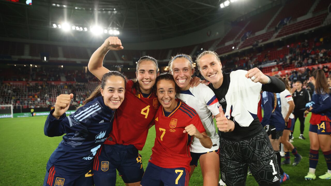 Spanische Frauenfußballmannschaft, erstmals unter den besten der Welt