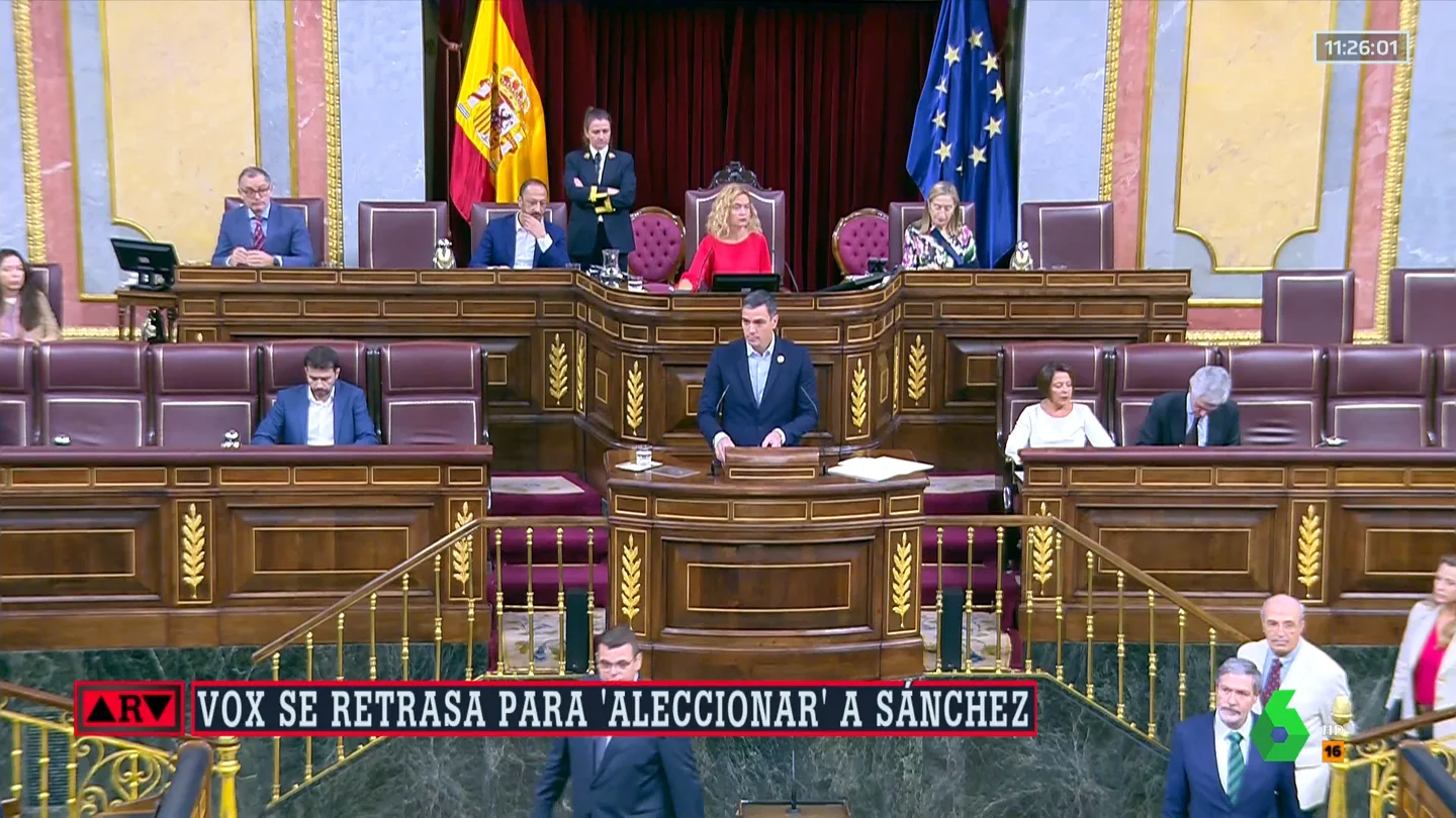 El desplante de Vox a Sánchez en el Congreso: llegan tres minutos tarde por hacer esperar al rey El desplante de Vox a Sánchez en el Congreso: llegan tres minutos tarde por hacer esperar al rey