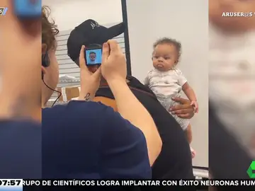 Cuando hacerle una foto para el pasaporte a tu bebé se convierte en una misión imposible