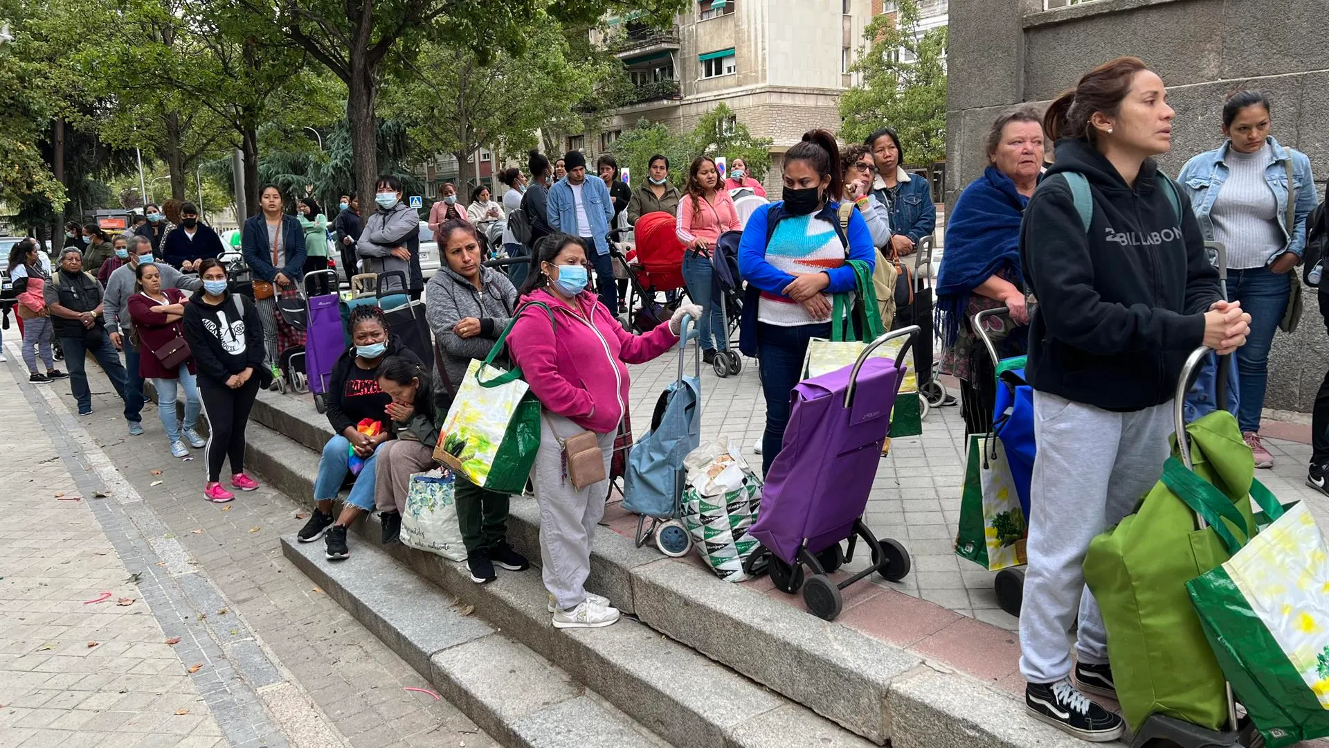 Casi la mitad de los españoles llega a fin de mes con dificultad y el 21% no llega