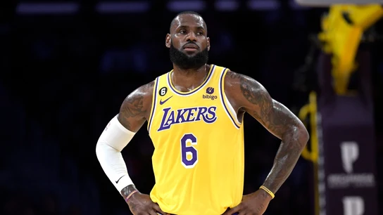 LeBron James ante los Sacramento Kings LeBron James ante los Sacramento Kings