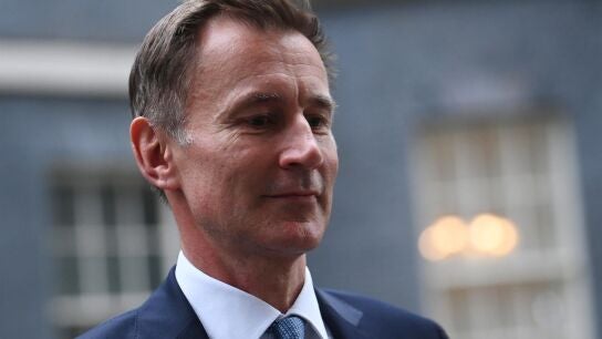 El nuevo ministro brit&aacute;nico de Econom&iacute;a reconoce "errores" en el plan fiscal