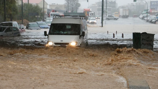 Al menos un muerto y dos desaparecidos en la isla griega de Creta por las graves inundaciones Al menos un muerto y dos desaparecidos en la isla griega de Creta por las graves inundaciones