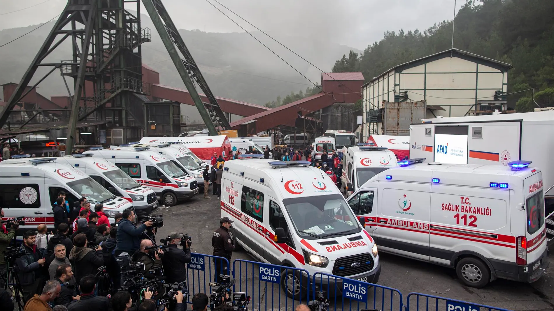 Explosión en una mina turca: al menos 40 muertos y 49 mineros atrapados